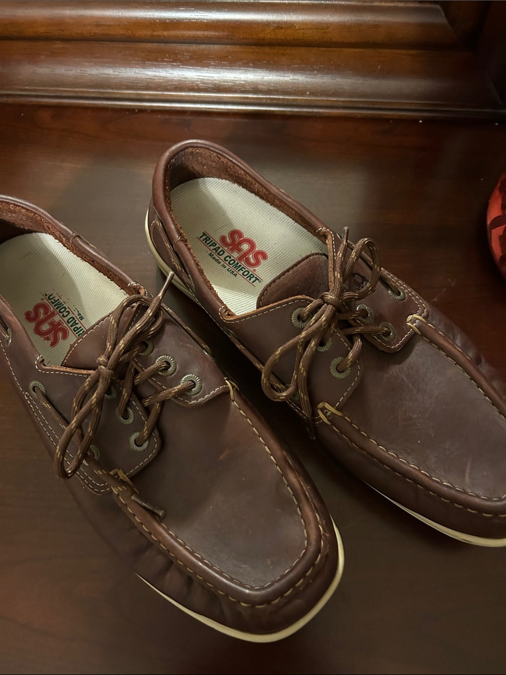 SAS Men’s Brown Leather Boat Shoes with Lace-Up Moc Toe